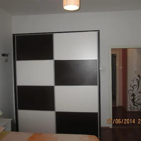 森迪公寓 公寓 *